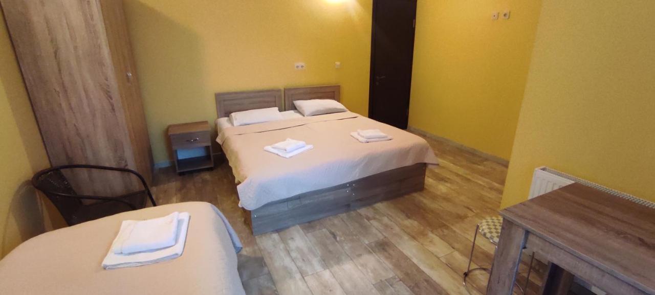 Femily Hotel In Batumi Mareti Str 2 Экстерьер фото
