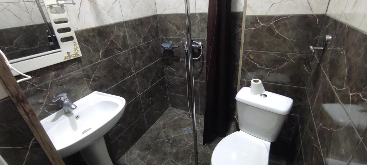 Femily Hotel In Batumi Mareti Str 2 Экстерьер фото
