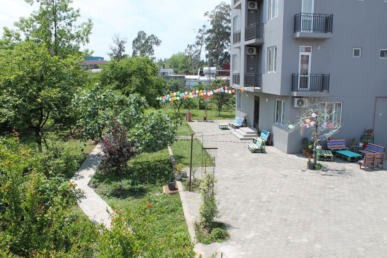 Femily Hotel In Batumi Mareti Str 2 Экстерьер фото