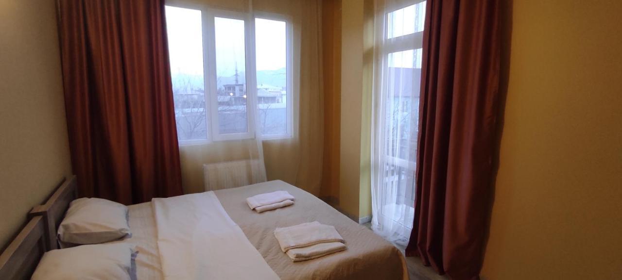 Femily Hotel In Batumi Mareti Str 2 Экстерьер фото