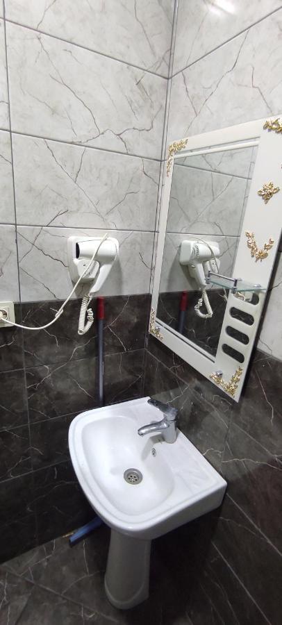 Femily Hotel In Batumi Mareti Str 2 Экстерьер фото
