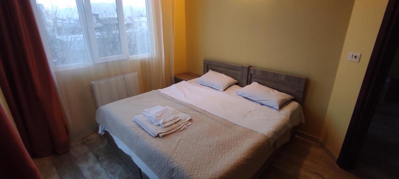 Femily Hotel In Batumi Mareti Str 2 Экстерьер фото