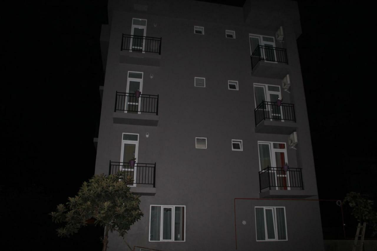 Femily Hotel In Batumi Mareti Str 2 Экстерьер фото