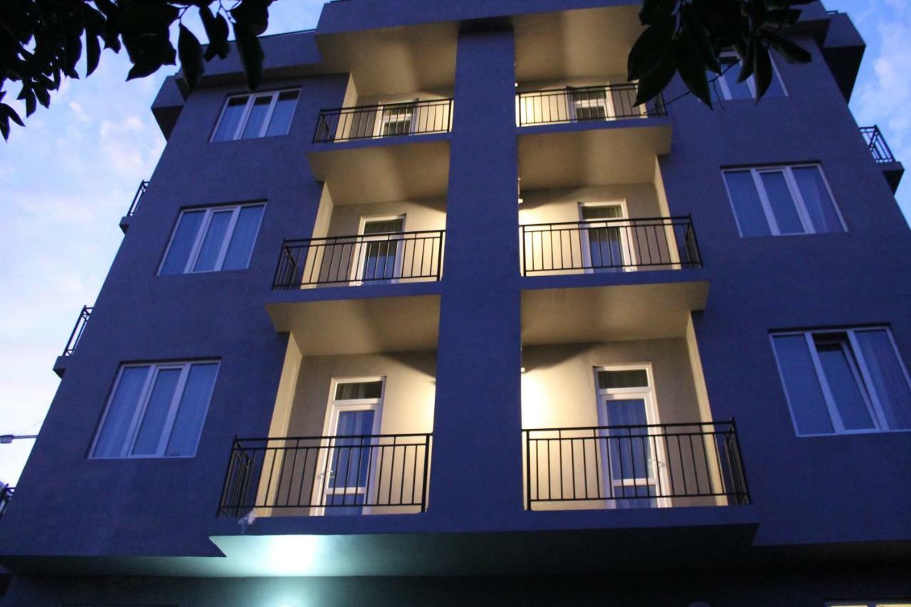 Femily Hotel In Batumi Mareti Str 2 Экстерьер фото