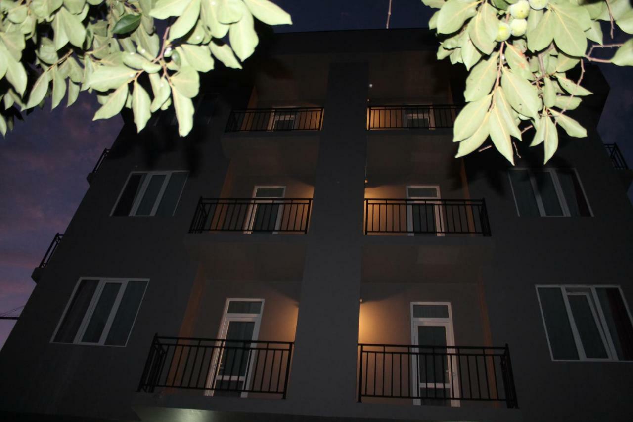 Femily Hotel In Batumi Mareti Str 2 Экстерьер фото